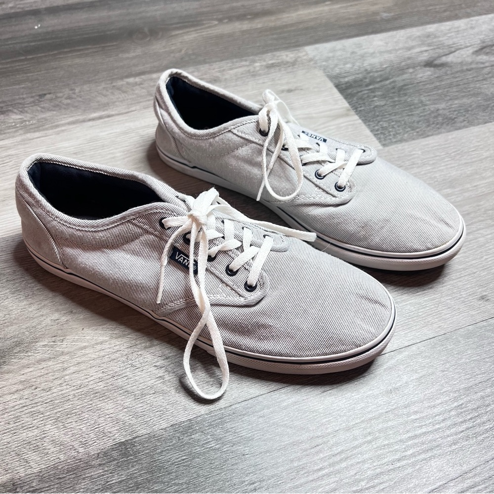VANS Canvas Lace up Atwood Sneakers in Navy White Pinstripe SZ 8.5